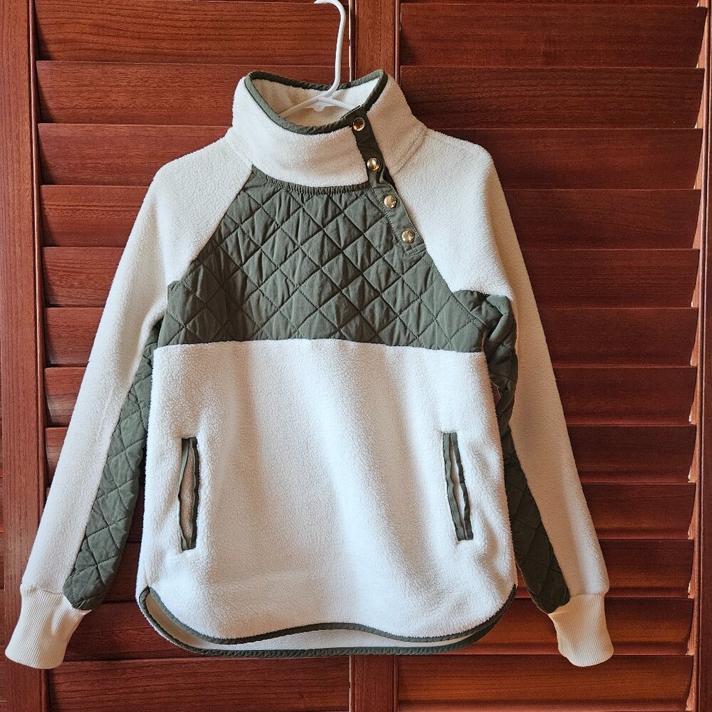 Abercrombie & Fitch Sweater